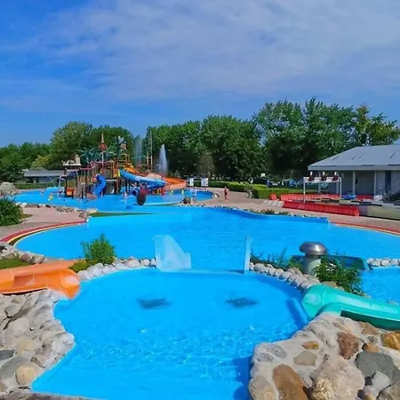 Apartman Aparthouse Supreme With Terme Catez Swimming Pools Tickets Čatež ob Savi
