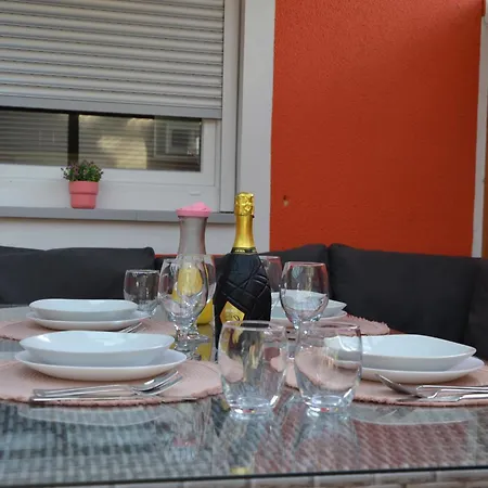 Aparthouse Supreme With Terme Catez Swimming Pools Tickets Apartman