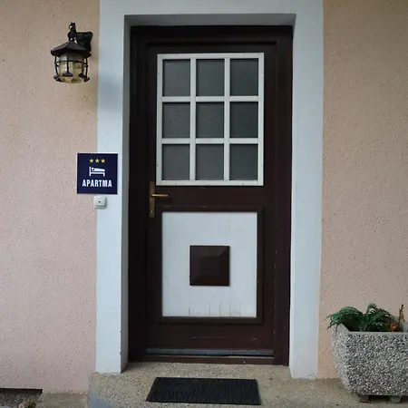 Aparthouse Supreme With Terme Catez Swimming Pools Tickets * Čatež ob Savi