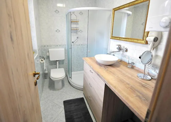 Aparthouse Supreme With Terme Catez Swimming Pools Tickets كاتيز أوب سافي