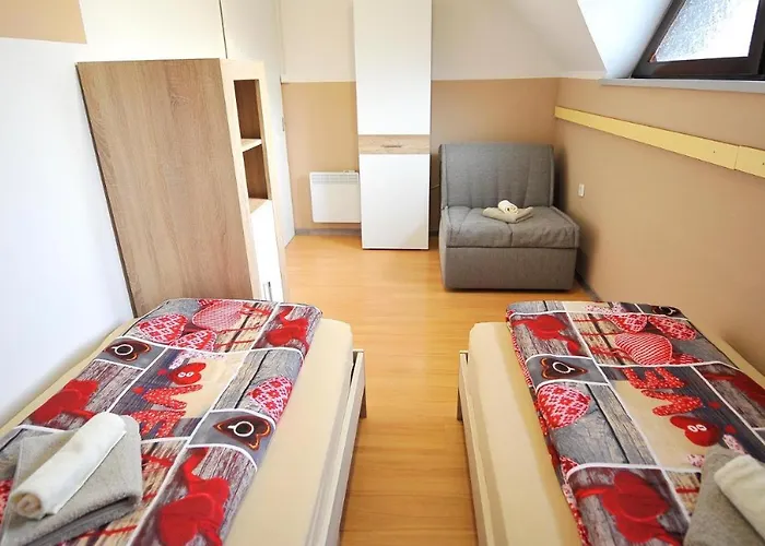 Aparthouse Supreme With Terme Catez Swimming Pools Tickets شقة كاتيز أوب سافي