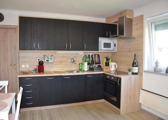 شقة Aparthouse Supreme With Terme Catez Swimming Pools Tickets كاتيز أوب سافي