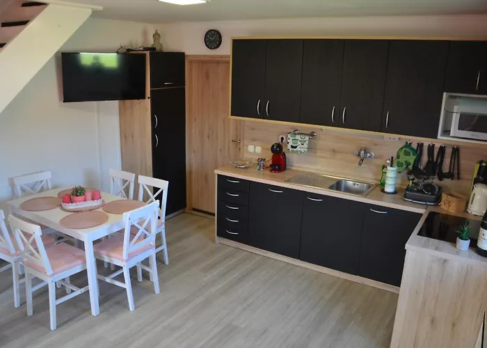 Aparthouse Supreme With Terme Catez Swimming Pools Tickets كاتيز أوب سافي